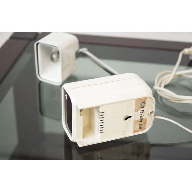 White Vintage Folding Reading Lamp with Telescopic Arm and Dual Light Intensity For Sale - Image 8 of 10