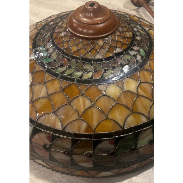 Rare & Beautiful Large 20” Authentic Brass Makers Mark Qouizel Collectables “Inglenook”Design Tiffany-Style Inverted Bowl Chandelier For Sale - Image 9 of 9