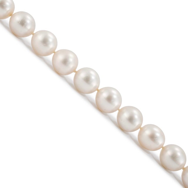 Gender: Ladies Metal Type: 14K White Gold Length: 19.00 inches Width: 13.07 mm Weight: 102.91 grams Lady's strung single...