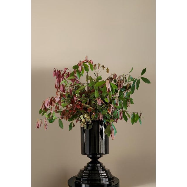 Amphora Maxi Vase in Polished Aluminum by Caspal For Sale - Image 6 of 8