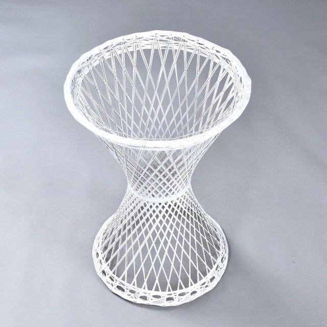 Plastic Set of 3 Russell Woodard Spun Fiberglass Outdoor Plant Stand Planters For Sale - Image 7 of 9