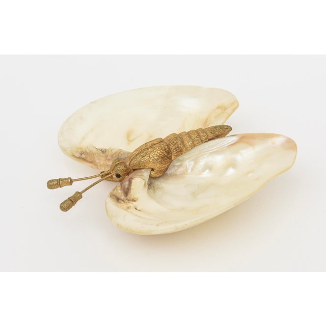 1990s Coastal Shell and Gold Plated Butterfly Bowl or Ring Dish For Sale - Image 5 of 9