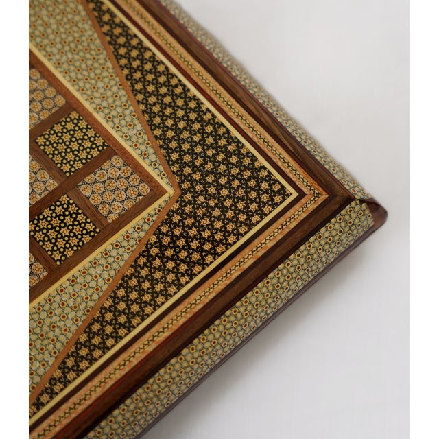 2020s Handcrafted Chess & Backgammon Set – Geometric Marquetry Game Board | Pilardi For Sale - Image 5 of 8