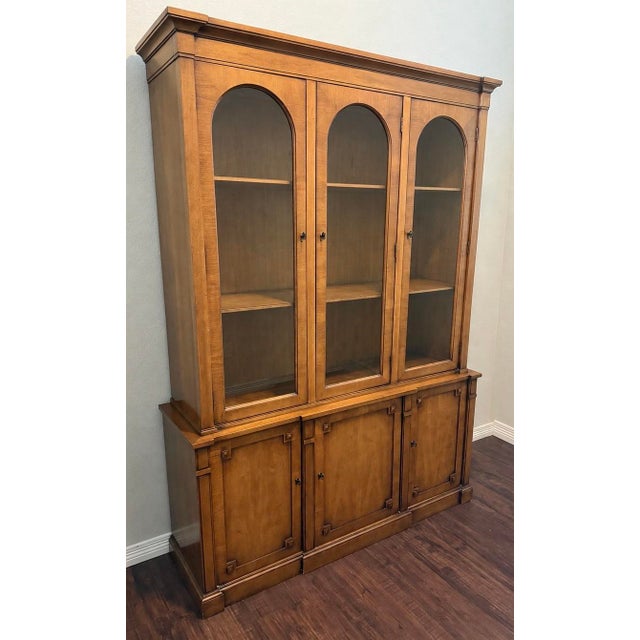 Mid-Century Modern Vintage Drexel Palazzo China Cabinet With Arched Glass Doors For Sale - Image 3 of 12
