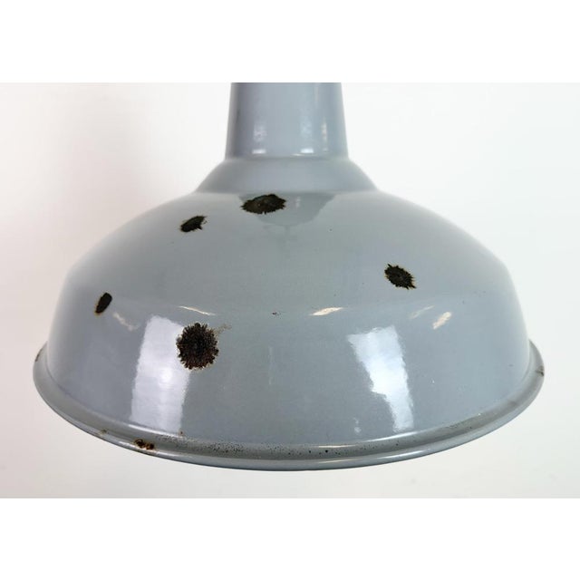 Industrial British Grey Enamel Factory Pendant Lamp from Benjamin Electric Manufacturing Company, 1960s For Sale - Image 4 of 17