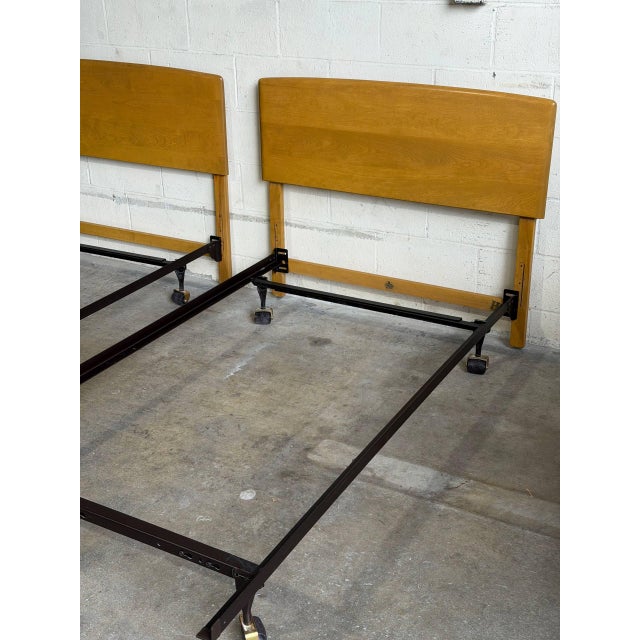 Heywood Wakefield Solid Maple Wood Twin Size Bed Frames Set of 2 Mid-Century Modern 1950s For Sale In Los Angeles - Image 6 of 10