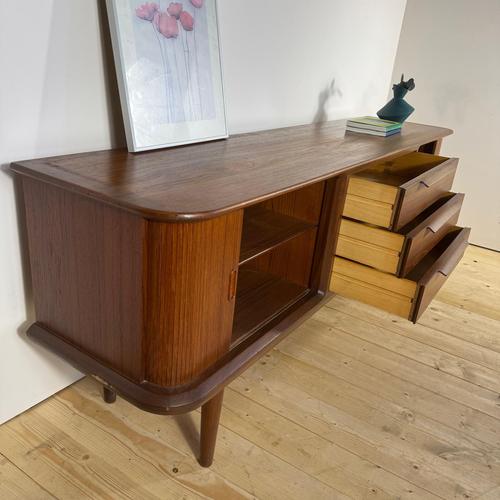 Vintage Teak Sideboard with Rounded Edges and Retracting Doors For Sale - Image 10 of 14