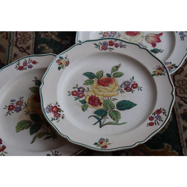 Vintage Wedgwood Etruria English Floral Creamware Salad Plates With Scalloped Green Rims — Set of Four For Sale - Image 15 of 18