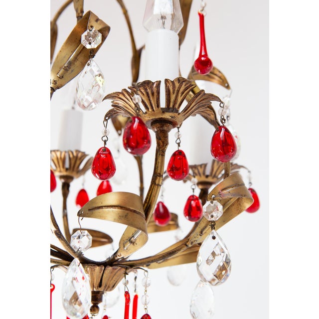 For 4 bulbs type E14. Total length with chain: 90 cm. Without chain: 58 cm European Plug (up to 250V).The wiring of this...