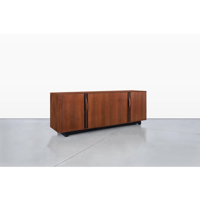Mid-Century Modern Glenn of California Walnut Credenza by John Kapel For Sale - Image 3 of 15