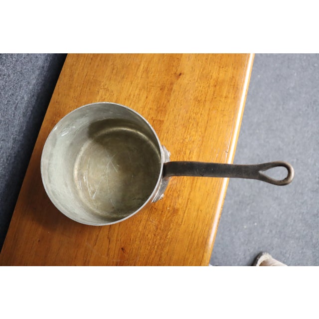 Mid 20th Century Hand-Hammered Copper Saucepan For Sale - Image 5 of 8