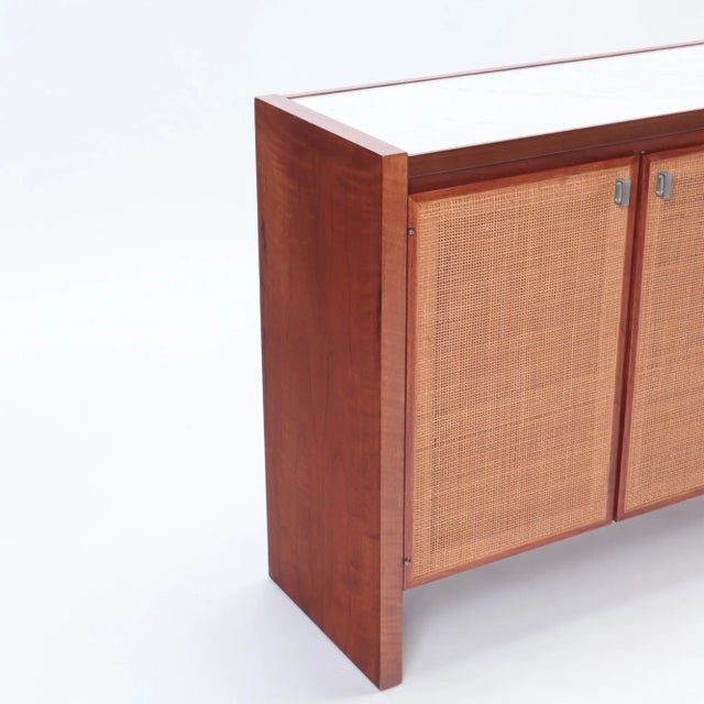 Mid-Century Modern 1960s American Mid-Century Modern Credenza For Sale - Image 3 of 10