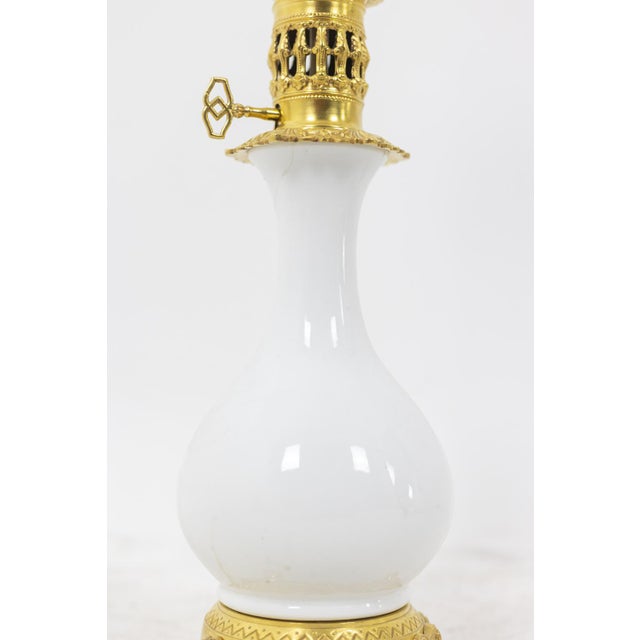 Table Lamps in White Porcelain and Bronze, 1880s, Set of 2 For Sale - Image 3 of 8