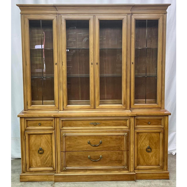 Vintage Mid Century Thomasville Italian Provincial China Display