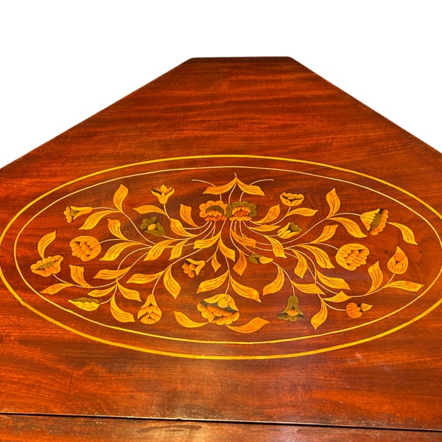 Brown Late 18th Century Georgian Folding Gate-Leg Hall / Tea / Card / Games / Occasional Table in Mahogany With Extensive Classical Inlay Marquetry For Sale - Image 8 of 13