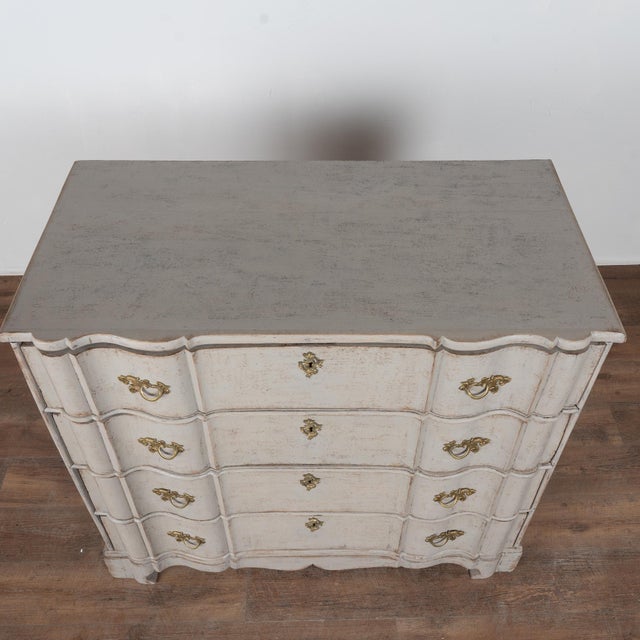 Large 19th Century Gray Rococo Chest of Four Drawers For Sale - Image 4 of 18
