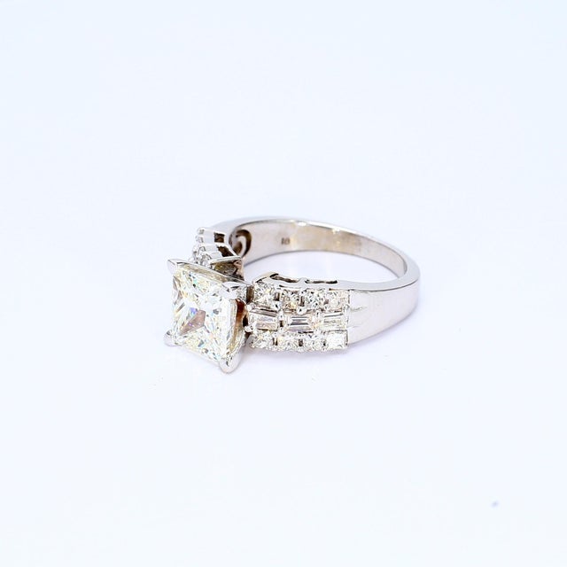 Contemporary Gia Certified Princess Cut Diamond Engagement Ring in 18k White Gold - Size 5 For Sale - Image 3 of 9