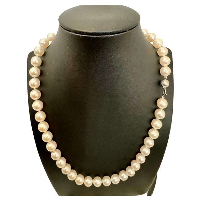 Vintage Cultured Akoya Pearl Necklace Length 17" , 18 Karat White Gold Clasp For Sale - Image 15 of 18