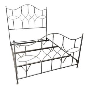 Queen Size Claudio Rayes Iron Bed Frame, Model 24