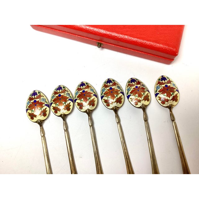 1930s Set of 6 Enamel and Sterling Silver English Demitasse Spoons in Fitted Box For Sale - Image 4 of 8