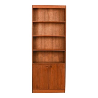 1960s Mid-Century Walnut Hutch Bookcase Cabinet For Sale
