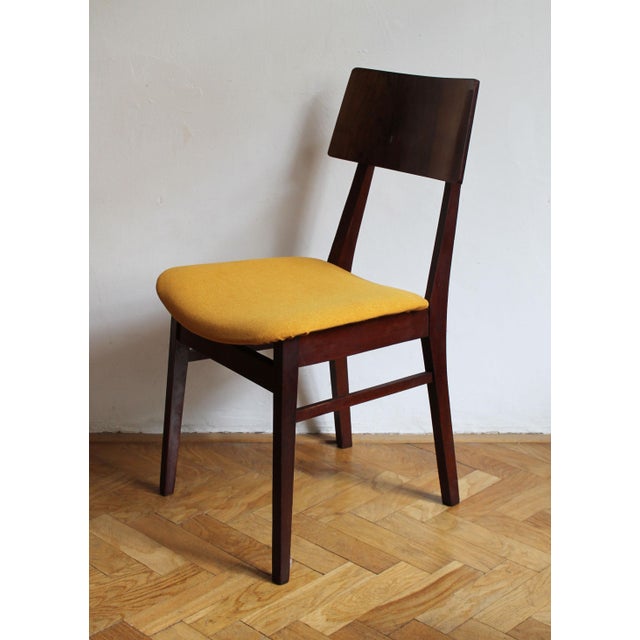 Mid-Century Scandinavian-Style Dining Chair in Walnut, 1960s For Sale - Image 4 of 17