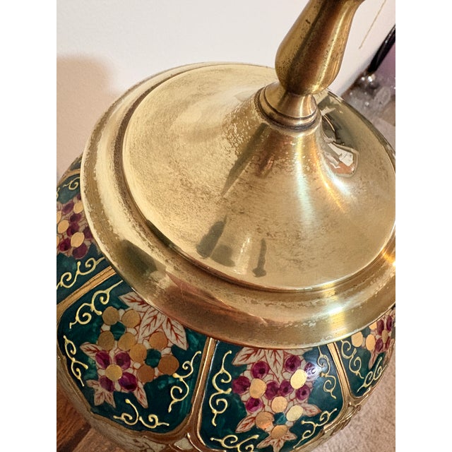 Vintage Wildwood Chinoiserie Hand-Painted Porcelain Brass Table Lamp For Sale - Image 13 of 18