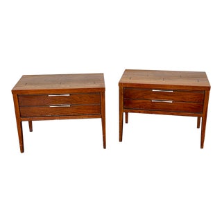 Mid 20th Century Pair of Mid-Century Modern Mid-Century Modern Lane Tuxedo Nightstands For Sale