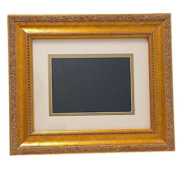 1960s Vintage Beautiful Gold Wood Picture Frame 13x11 Has Glass & Matt Regency Ornate For Sale - Image 5 of 11
