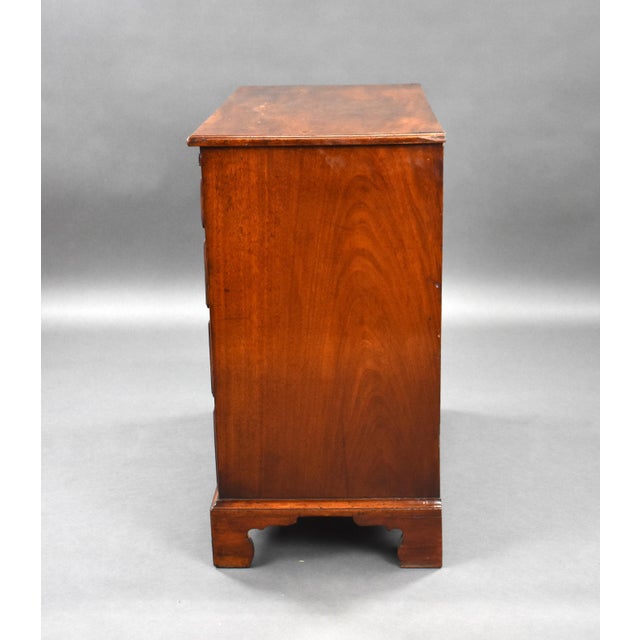 Early 19th Century 19th Century George III English Mahogany Chest of Drawers For Sale - Image 5 of 10