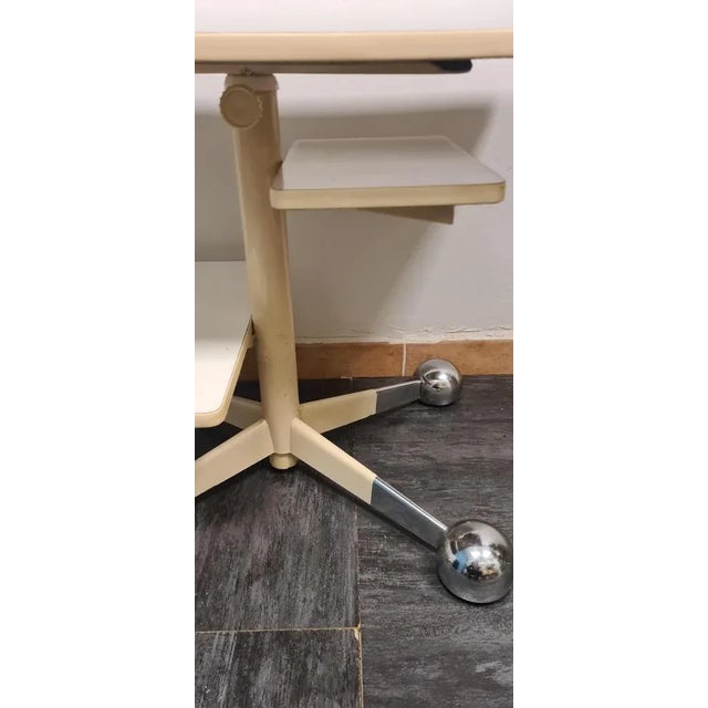 Table on Wheels y Allegri Parma Bianco For Sale - Image 4 of 9