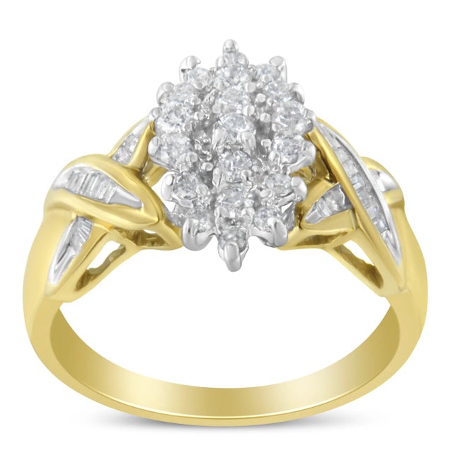 Contemporary 10K Yellow Gold Round And Baguette-Cut Diamond Ring - Size 7 For Sale - Image 3 of 7