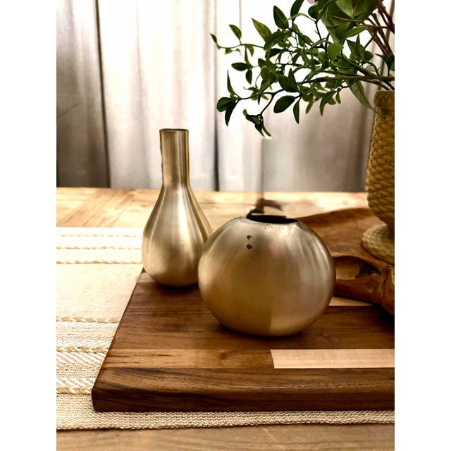 Crate & Barrel Set of 2 Crate & Barrel Cooper Brushed Metal Vases – Modern Sculptural Decor For Sale - Image 4 of 9