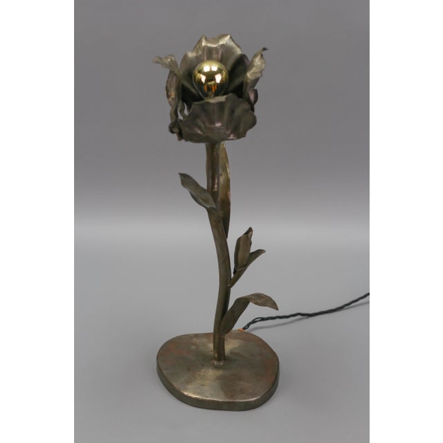 Mid-Century Modern Flower Table Lamp in Metal For Sale - Image 12 of 18