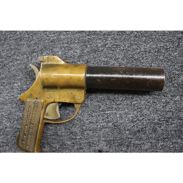 Antique International Flare Signal Co. Brass and Iron Flare Gun For Sale - Image 11 of 13
