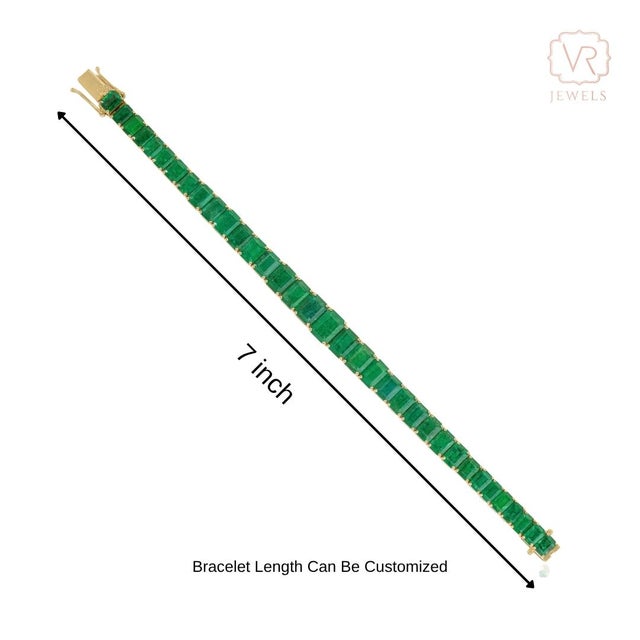 Statement 30.46ct Natural Emerald Vintage Tennis Bracelet in 18k Yellow Gold For Sale - Image 9 of 15