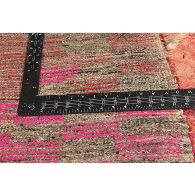Textile Vintage Boujad Moroccan Rug, 05'08 X 09'00 For Sale - Image 7 of 10