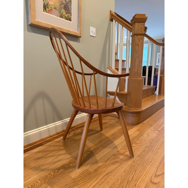 Beautifully detailed handmade Windsor chair by acclaimed Maine Craftsman Thomas Moser. The chair was purchased in the...