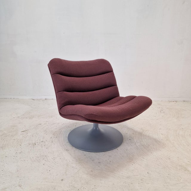 Very cute and comfortable 975 Lounge Chair designed by the famous Geoffrey Harcourt for Artifort in the 70s. Solid frame...