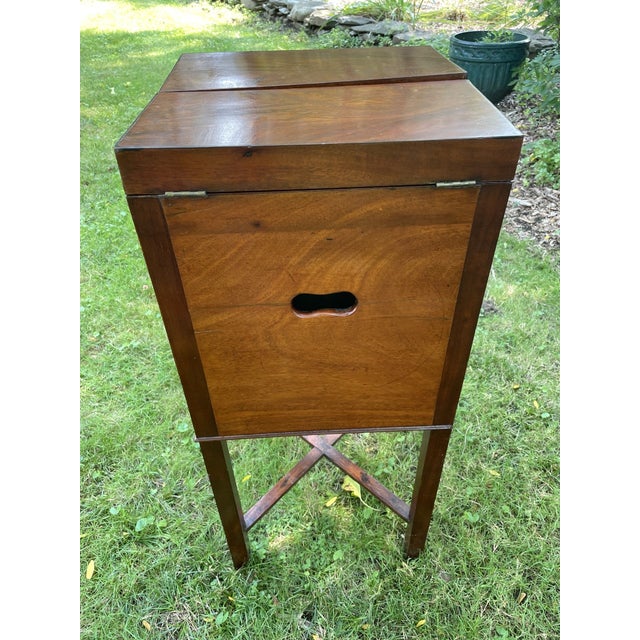 English 19th Century Sheraton Style Washstand in Mahogany For Sale - Image 11 of 12