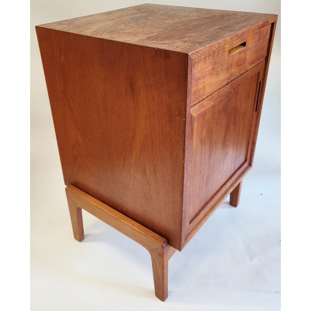 Large Vintage Danish Style Mid-Century Modern Cabinet Nightstand | Chairish