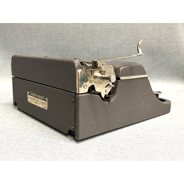 Mid-Century Modern 1939 Universal Underwood Typewriter For Sale - Image 3 of 9