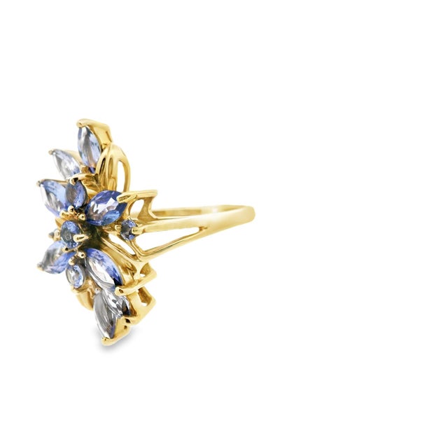 1990s 1990s 14k Yellow Gold Tanzanite Cluster Ring, Size 8 For Sale - Image 5 of 11