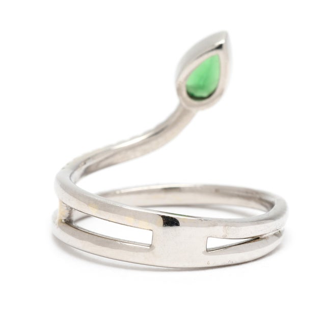 Modern 0.43ctw Tsavorite Garnet & Diamond Coil Ring, 14k White Gold, Ring Size 3.75 For Sale - Image 3 of 6