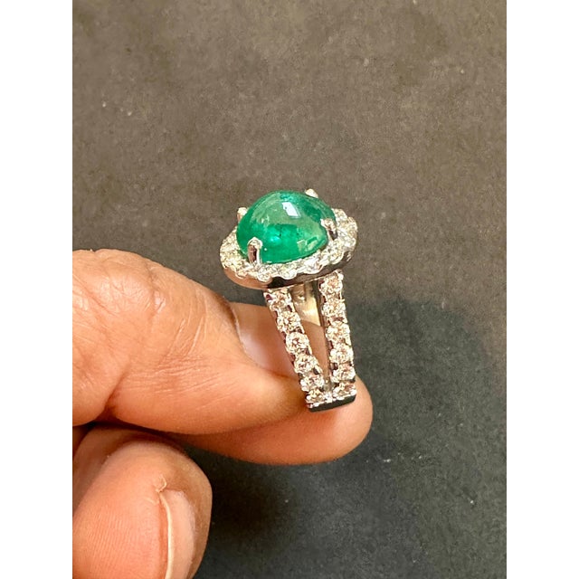 5 Carat Zambian Emerald Cabochon & Diamond Cocktail Ring 18 Karat White Gold For Sale - Image 4 of 18