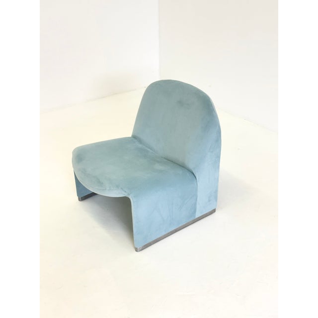 Artifort Vintage Alky Chair in Baby Blue Velvet by Anonima Castelli for Artifort, 1970s For Sale - Image 4 of 15