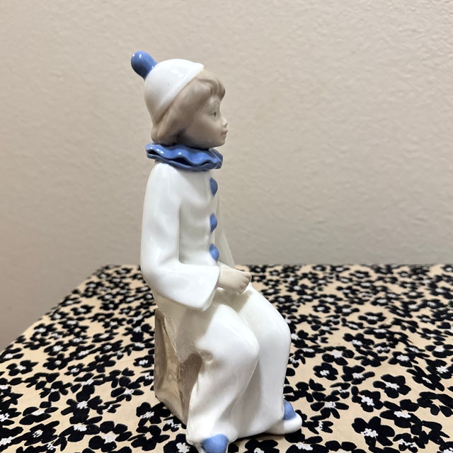 1970s Vintage Porcelain Casades Clown Eith Tambourine Figure Made in Spain For Sale - Image 5 of 10