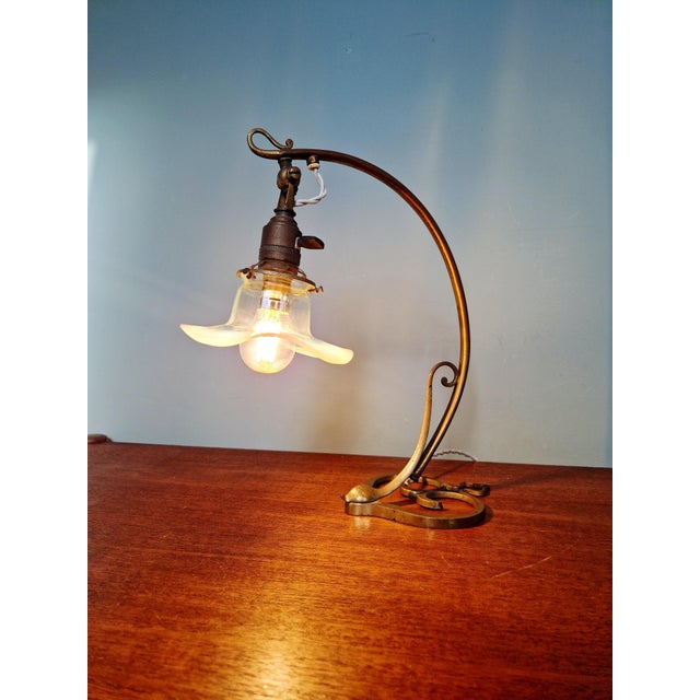 Copper Art Nouveau Table Lamp in Bronze and Brass with Opalescent Glass Shade, France, 1900s For Sale - Image 8 of 14