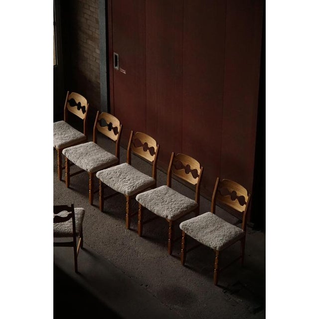 Razorblade Dining Chairs in Oak & Lambswool from Henning Kjærnulf, 1960s, Set of 6 For Sale - Image 3 of 15