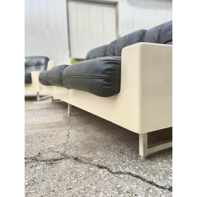 Black Vintage Sofa Set in Fiberglass With Black Tufted Cushions | in the Style of Homecrest For Sale - Image 8 of 13